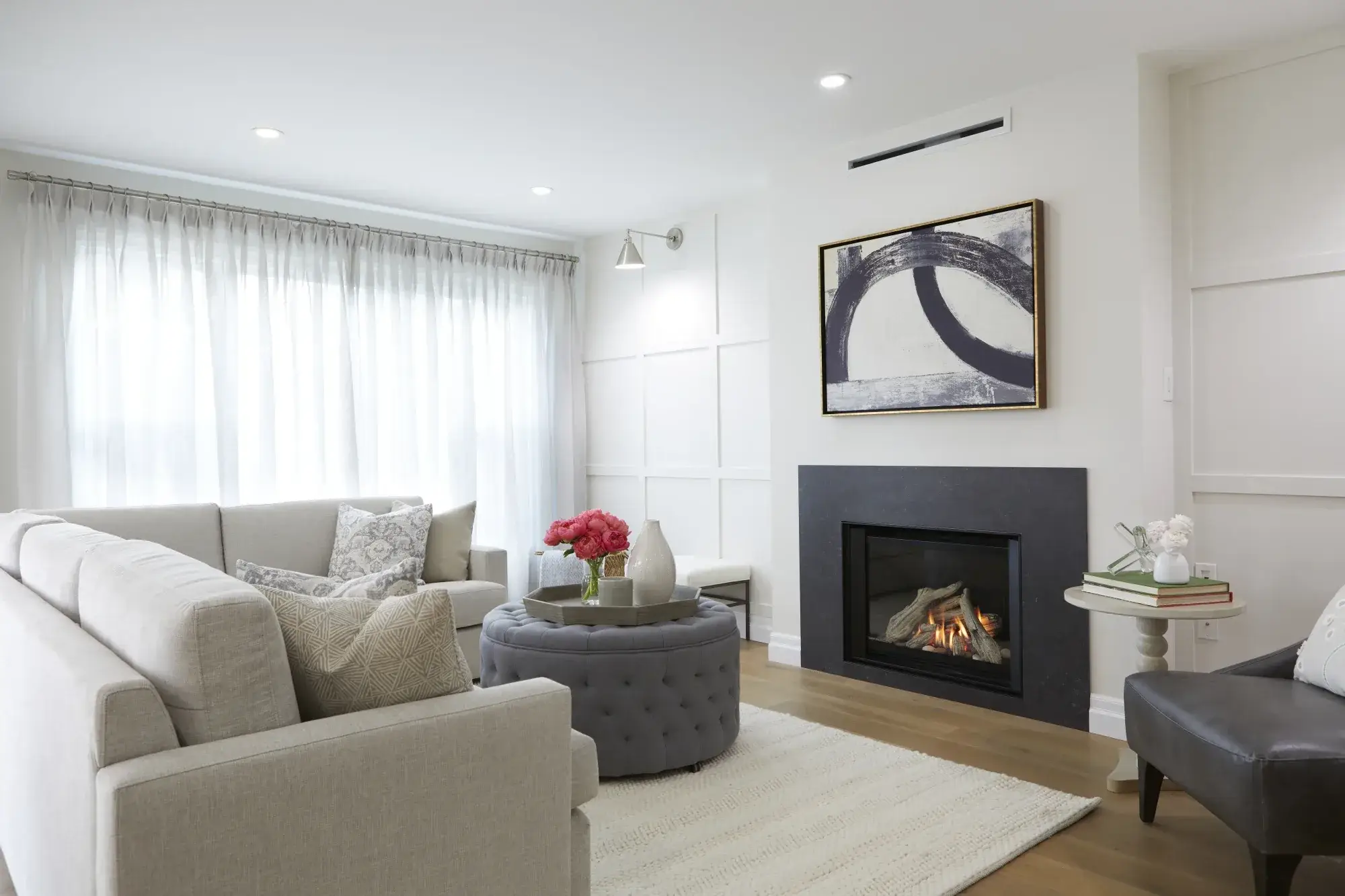 Interior painting in Toronto featuring smooth walls, crisp trim, bright natural light and a premium open-concept living space.