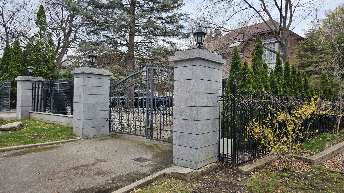 Toronto gate and fence painting before